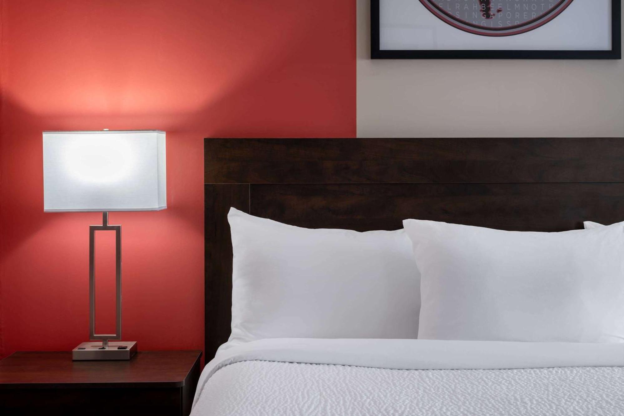 Ramada By Wyndham Thunder Bay Airlane Hotel Zewnętrze zdjęcie