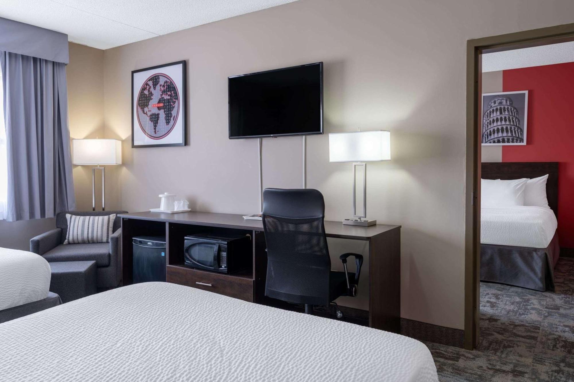 Ramada By Wyndham Thunder Bay Airlane Hotel Zewnętrze zdjęcie